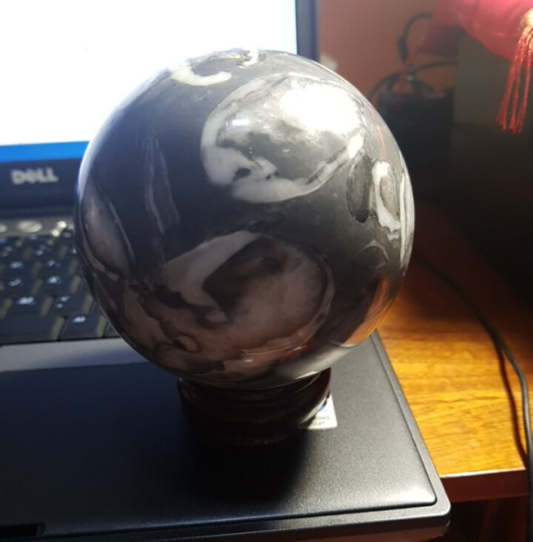 Quả cầu canxidon rắn M82