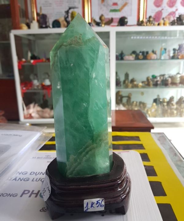 Trụ đá thạch anh xanh M92