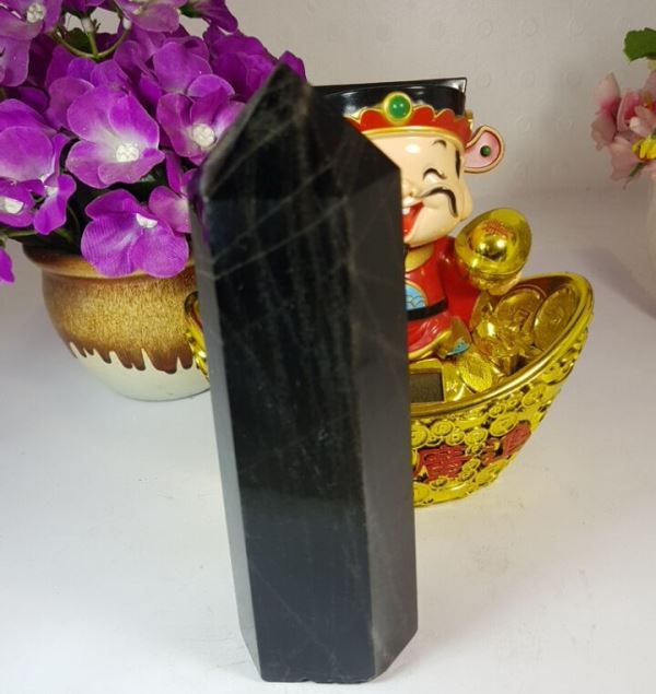 Trụ tháp đá thạch anh đen M51