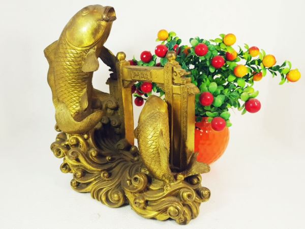 Tượng cá chép vượt vũ môn bằng đồng