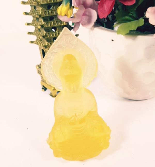 Tượng Phật để xe ô tô màu vàng M98