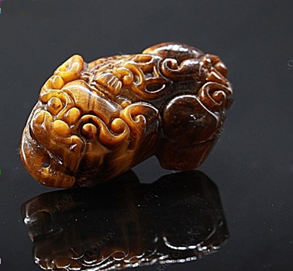 Mặt dây chuyền tỳ hưu mắt hổ M06