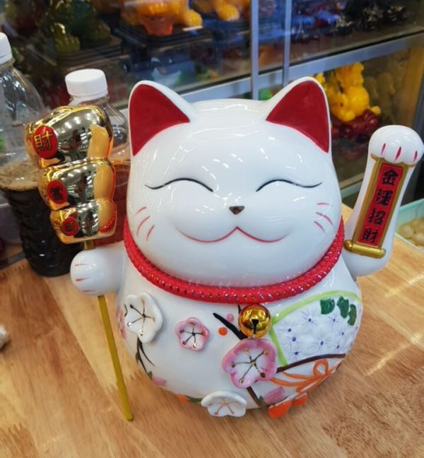 Mèo tài lộc sành đài loan