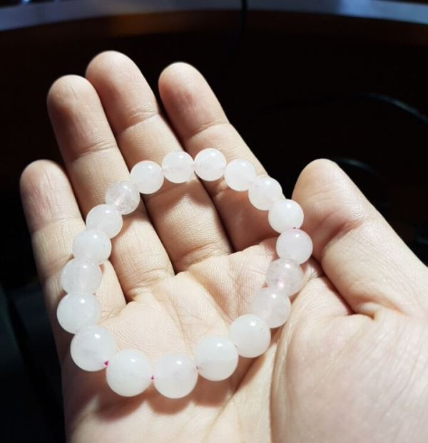 Vòng đeo tay đá thạch anh hồng ( dâu) nhỏ