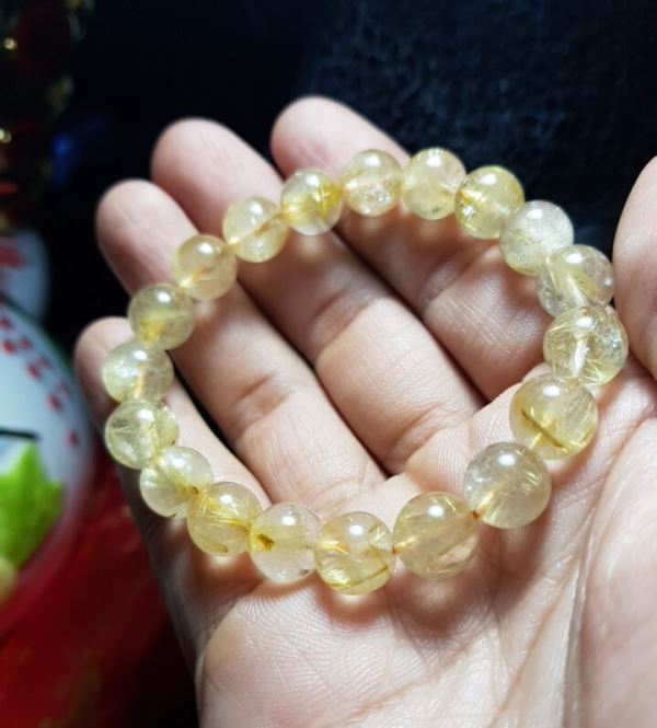 Vòng đeo tay đá thạch anh tóc vàng M184